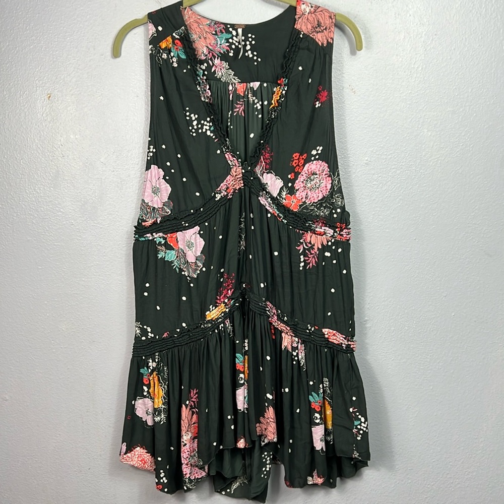 Free People Urban Outfitters Gray Floral Sleeveless Ruffle Tunic Top Medium